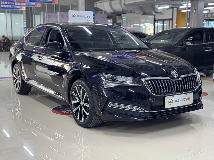 Фото 3 - Skoda Superb