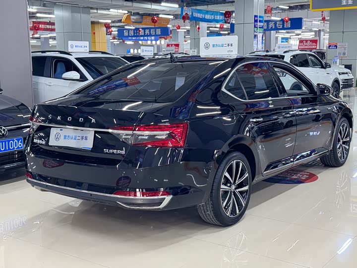 Фото 6 - Skoda Superb