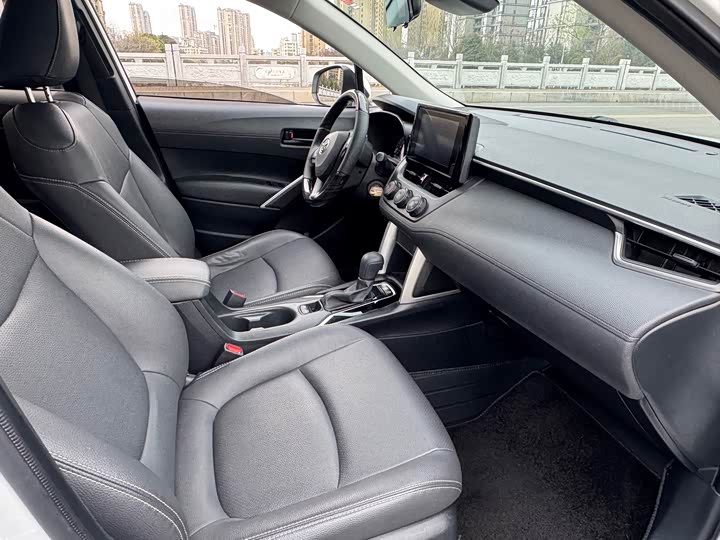 Фото 9 - Toyota Corolla Cross