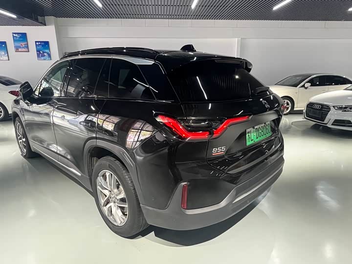 Фото 4 - Nio ES6