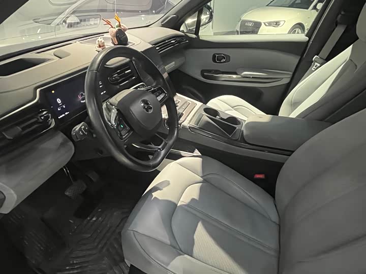 Фото 8 - Nio ES6