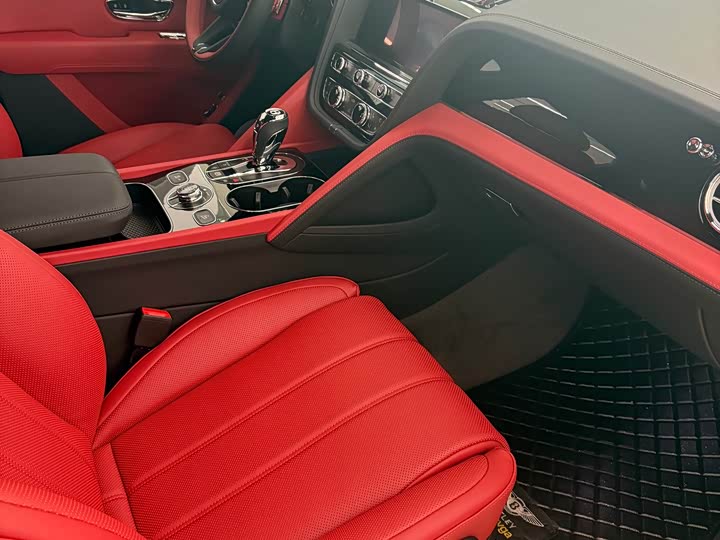 Photo 2 - Bentley Bentayga