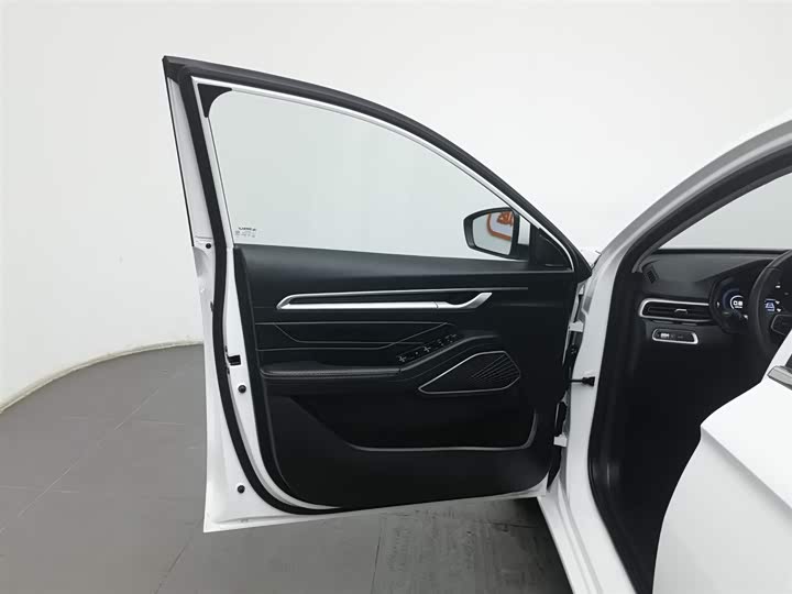 Фото 8 - Geely Emgrand