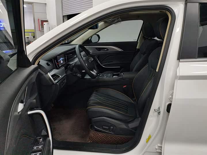 Фото 9 - Bestune T77