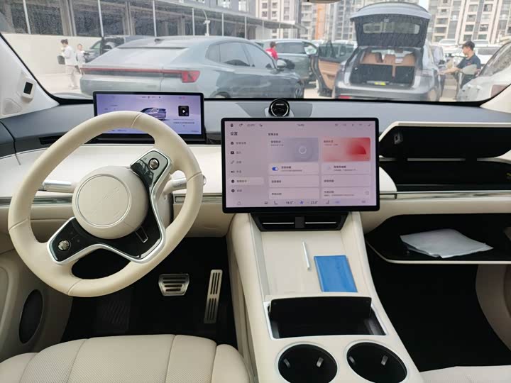 Фото 3 - Luxeed R7