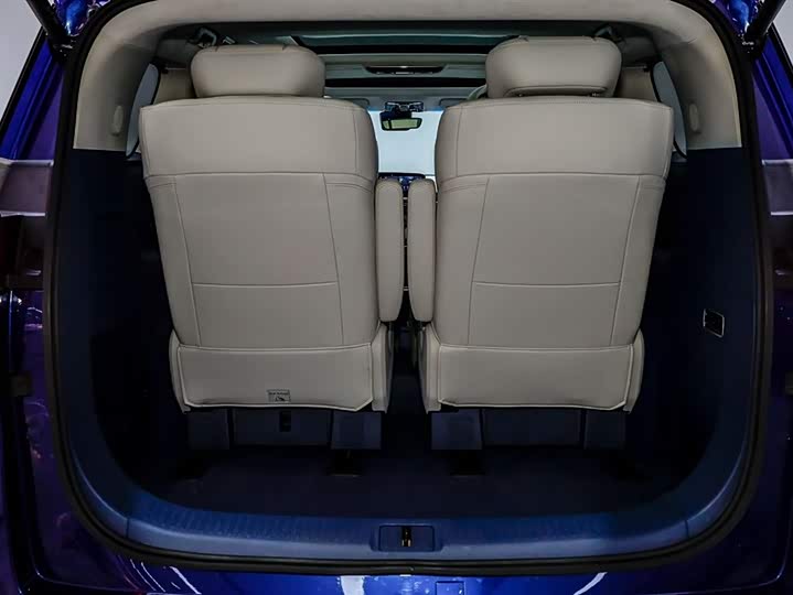 Photo 6 - Buick GL8 Century