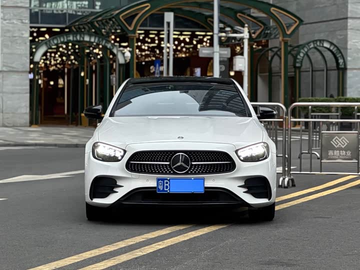 Фото 2 - Mercedes-Benz E-Class