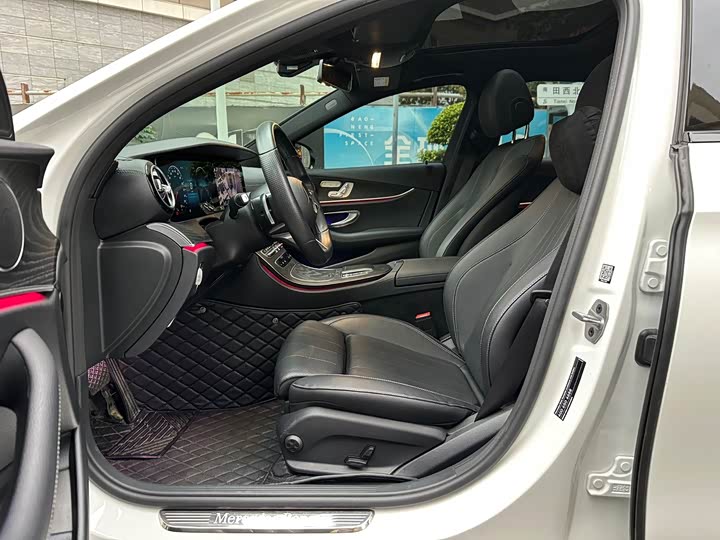 Фото 6 - Mercedes-Benz E-Class