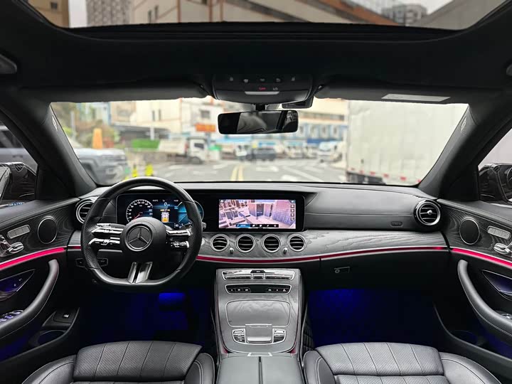 Фото 8 - Mercedes-Benz E-Class