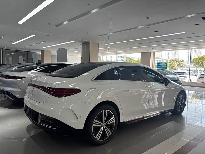 Фото 5 - Mercedes-Benz EQE