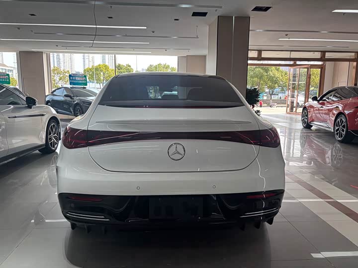 Фото 6 - Mercedes-Benz EQE