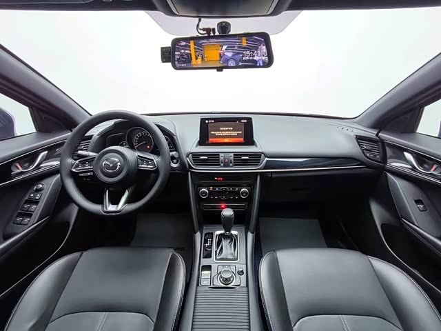 Фото 8 - Mazda CX-4