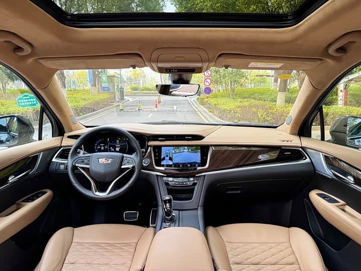 Фото 4 - Cadillac XT6