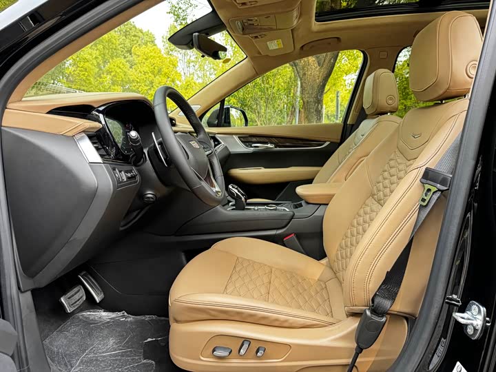 Фото 5 - Cadillac XT6