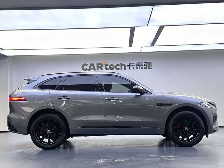 Фото 3 - Jaguar F-Pace