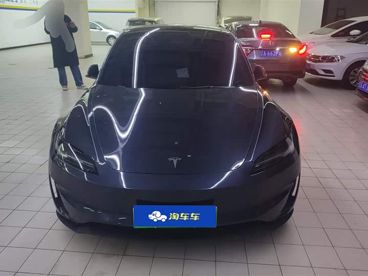 Фото 2 - Tesla Model 3