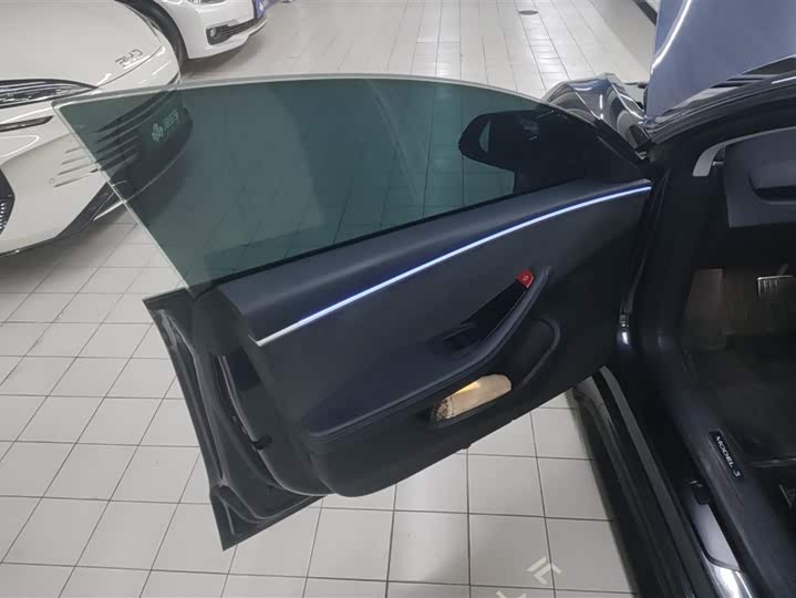 Фото 7 - Tesla Model 3