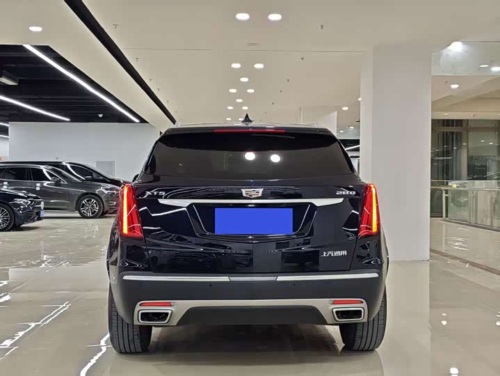 Фото 2 - Cadillac XT5