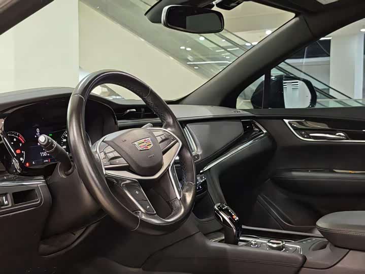 Фото 7 - Cadillac XT5