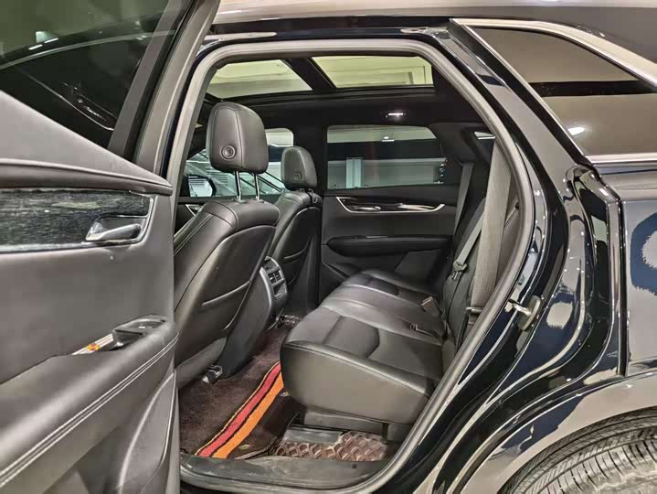 Фото 9 - Cadillac XT5