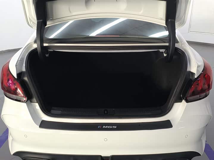 Photo 4 - MG Motor 5