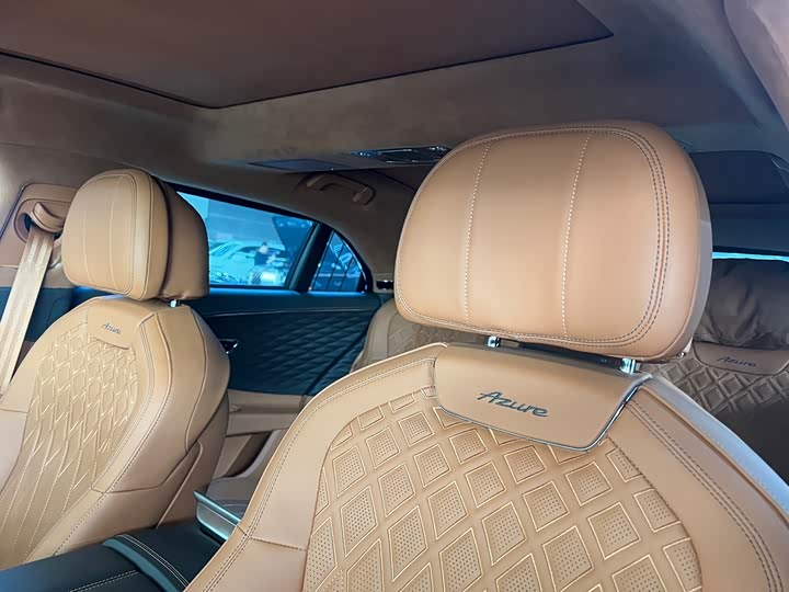 Фото 11 - Bentley Flying Spur