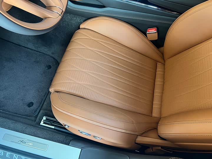 Фото 12 - Bentley Flying Spur