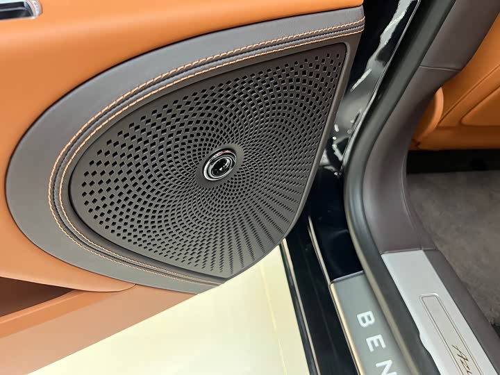 Фото 20 - Bentley Flying Spur