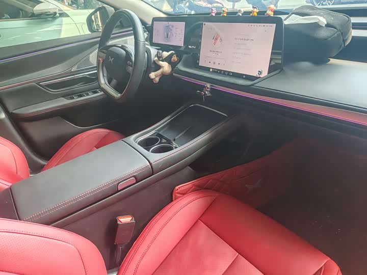 Фото 5 - XPeng P7