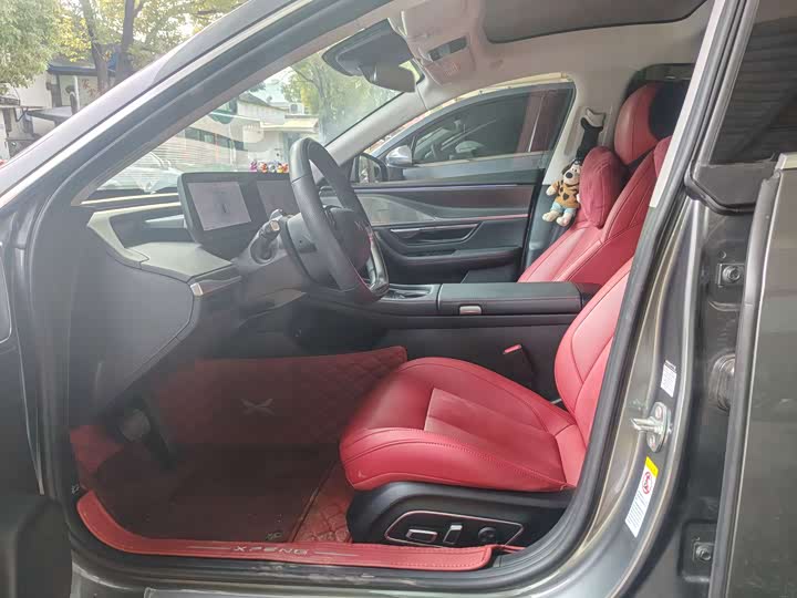 Фото 7 - XPeng P7