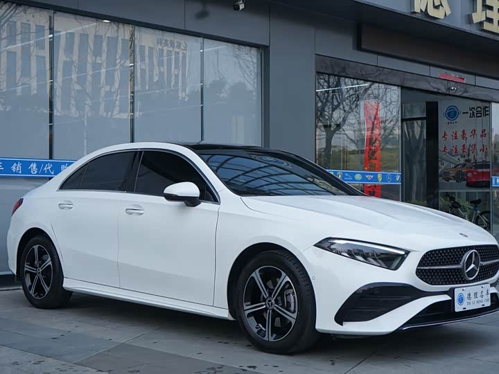 Фото 4 - Mercedes-Benz A-Class