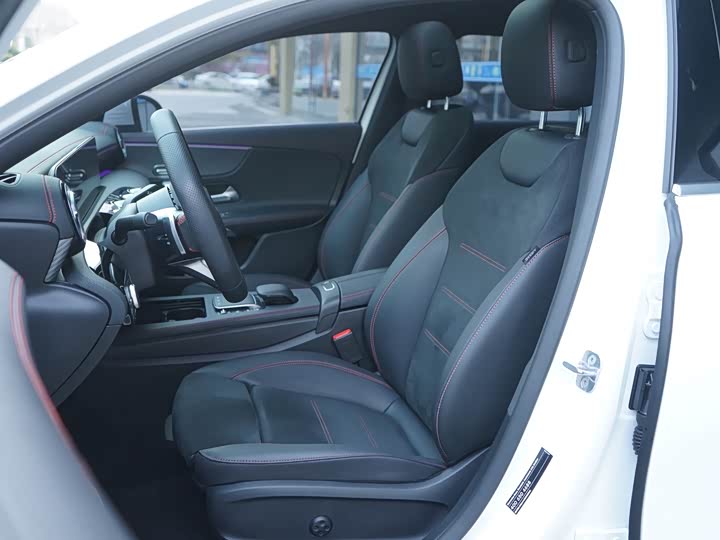 Фото 9 - Mercedes-Benz A-Class