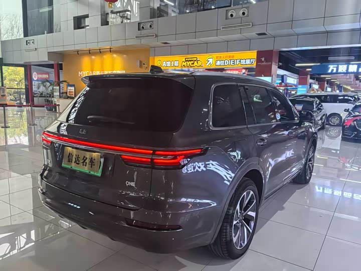 Фото 6 - LiXiang One