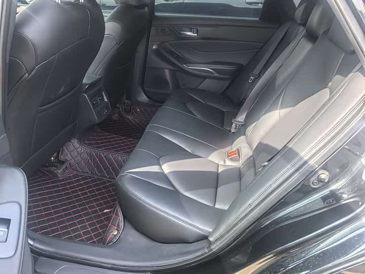 Photo 6 - Toyota Avalon