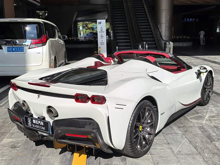 Фото 4 - Ferrari SF90