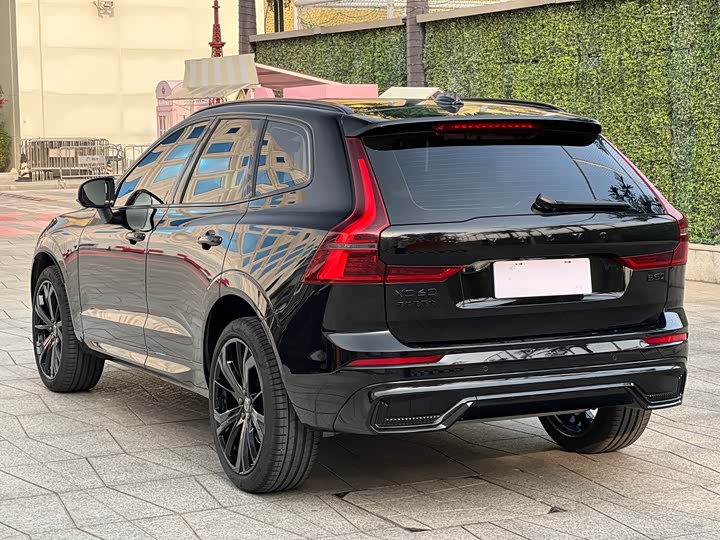 Фото 4 - Volvo XC60