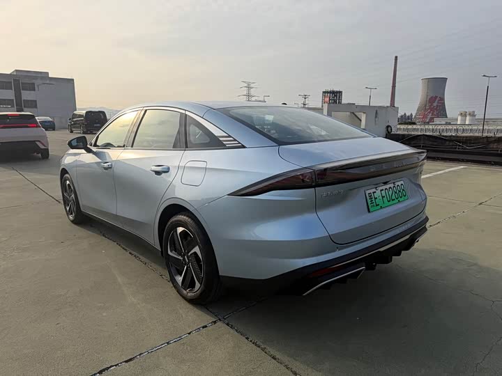 Фото 7 - Geely Galaxy L6