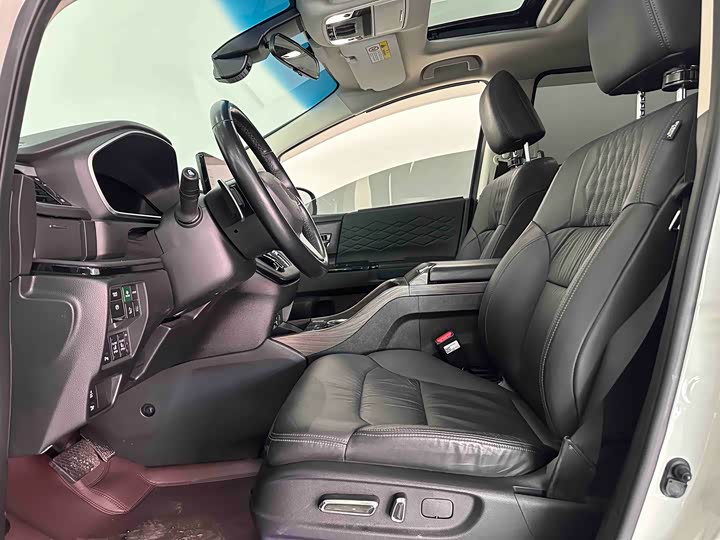 Фото 8 - Honda Elysion