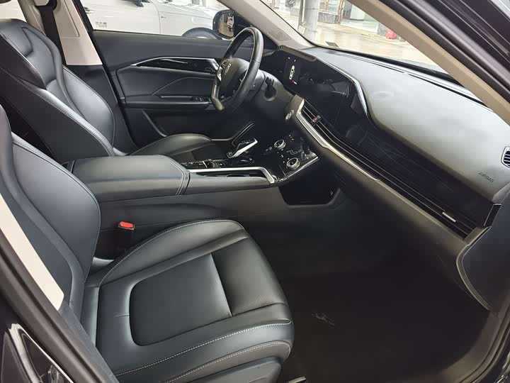 Фото 5 - Bestune B70