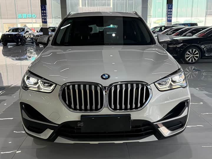 Фото 2 - BMW X1