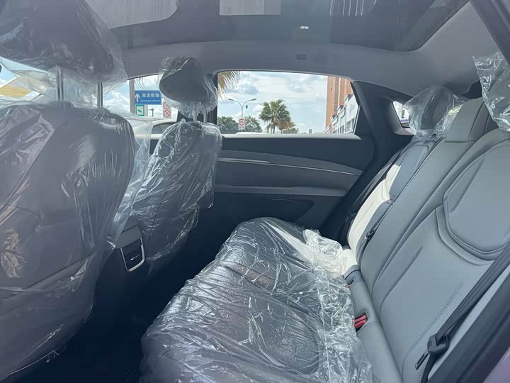 Фото 4 - XPeng Mona M03