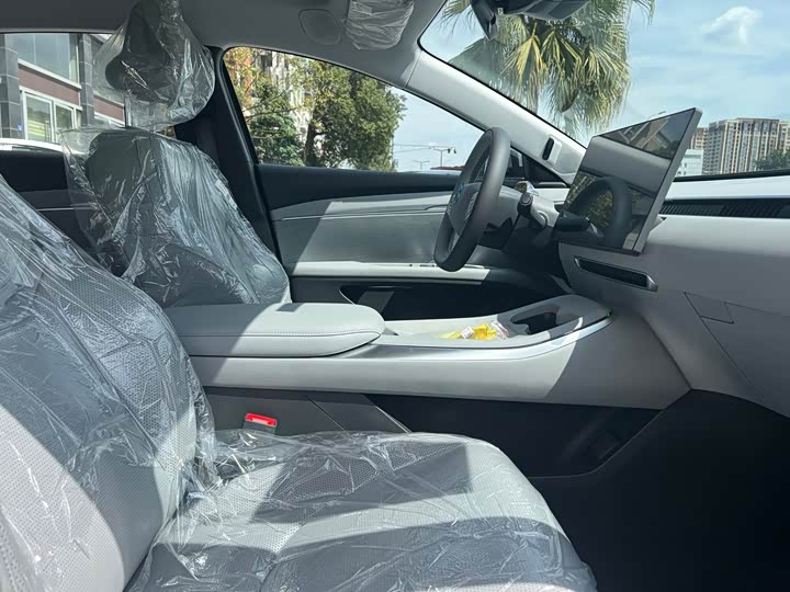 Фото 5 - XPeng Mona M03