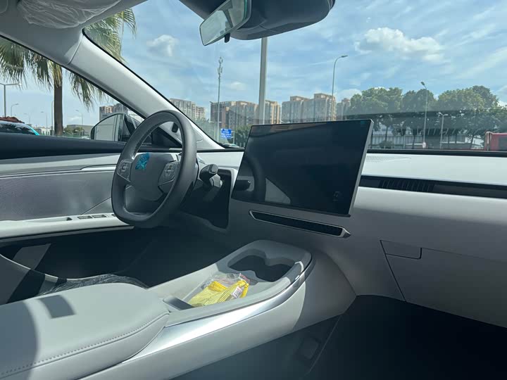 Фото 6 - XPeng Mona M03