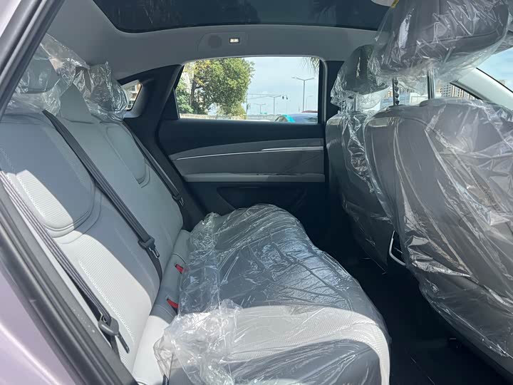 Фото 9 - XPeng Mona M03