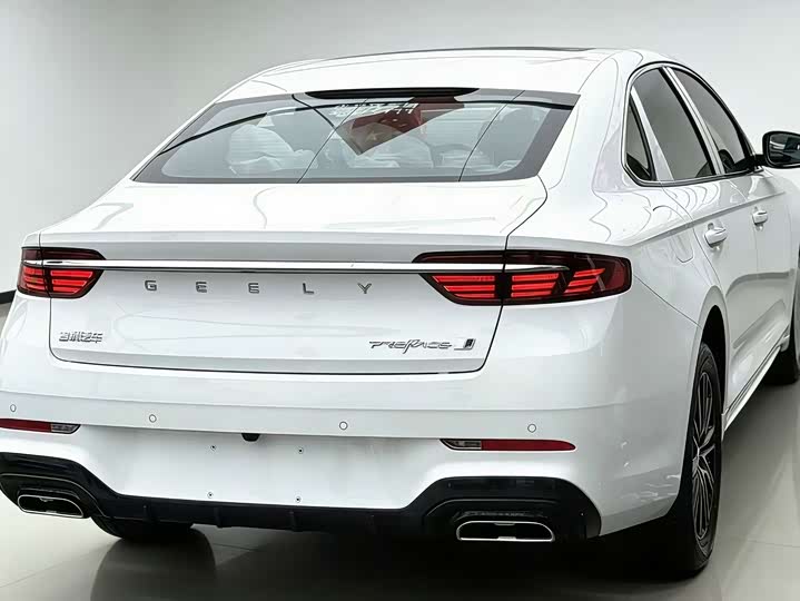Фото 4 - Geely Preface