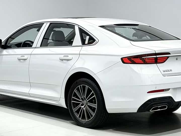 Фото 6 - Geely Preface