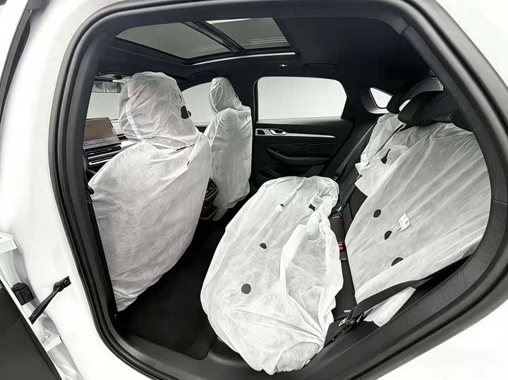 Фото 9 - Geely Preface