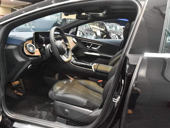 Фото 4 - Mercedes-Benz EQE