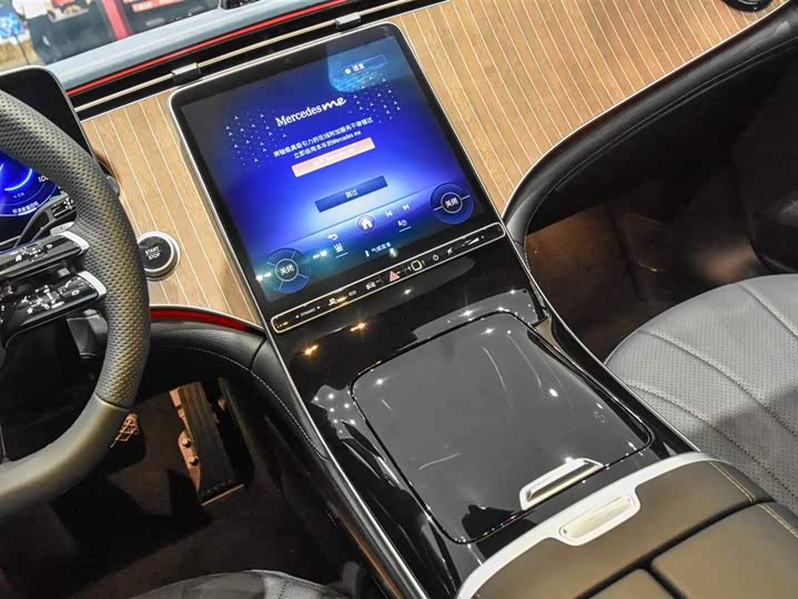 Фото 7 - Mercedes-Benz EQE