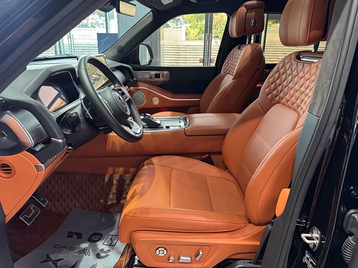 Photo 8 - Tank 700 Hybrid